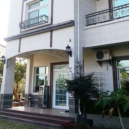中正湖民宿 高雄 外观 照片