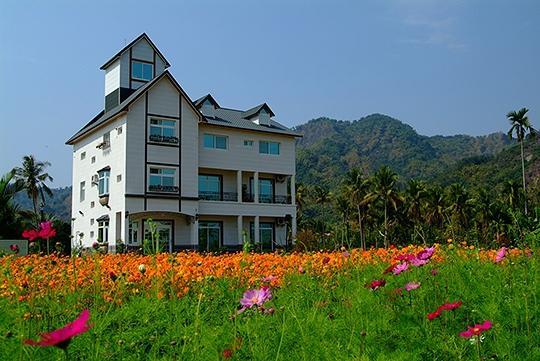 中正湖民宿 高雄 外观 照片